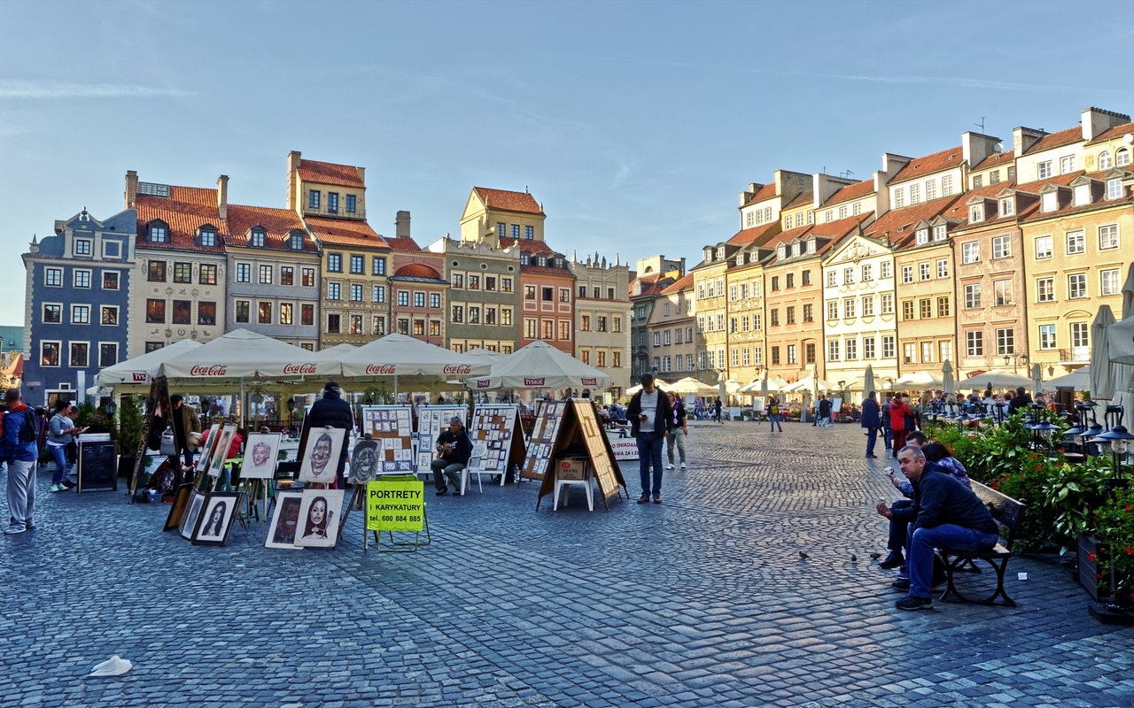 Marknadsstånd på torg